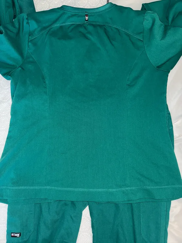 Grey's Anatomy Hunter green scrubs set - Image 4