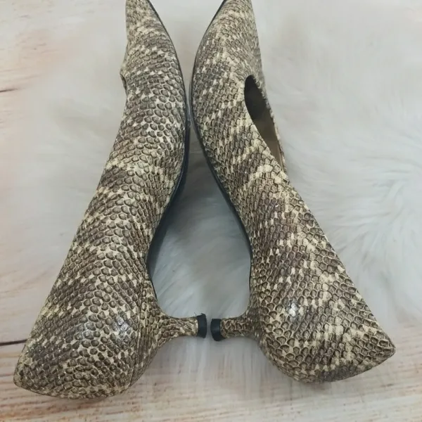 Stuart Weitzman point toe slip on animal snake print kitten heels sz 7 - Image 6