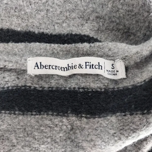 Abercrombie & Fitch Gray and Black Striped Cropped Casual 90’s Women's Top - Image 11