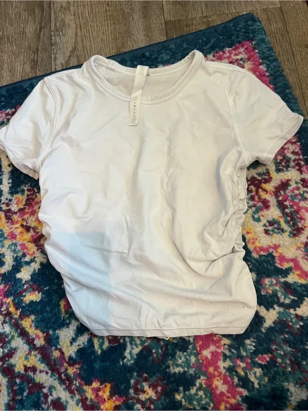 Lululemon ruched side tee size 2 - Image 5