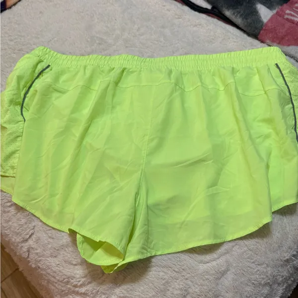 Fabletics workout shorts - Image 3