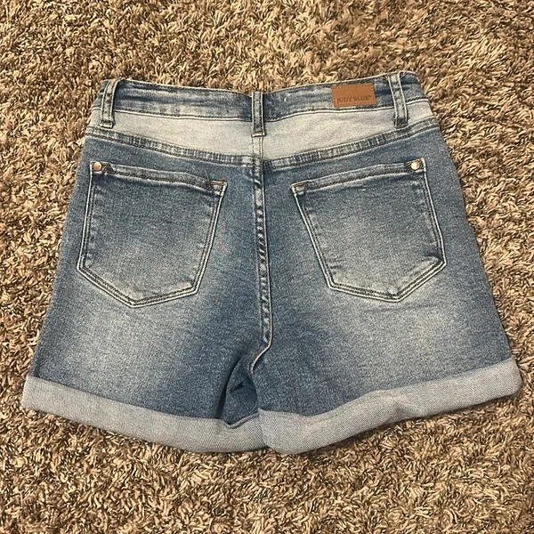 Judy Blue Denim Jean Shorts Cuffed Size Small - Image 2