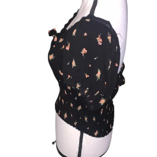 Eyeshadow Womans Size L Top Floral Black Short Sleeve Puff Peasant Blouse Crop - Image 4
