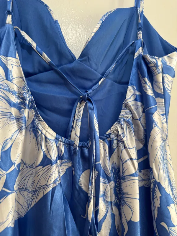 Sincerely Jules floral satin dress white and blue size M - Image 5