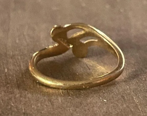 Vintage 1985 Avon soft sweep crystal pinky ring Gold - Image 6
