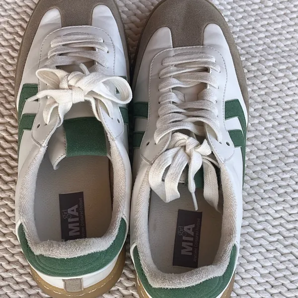 MIA Green White Retro Court Sneakers | Gum Sole Lace Up | Size 8.5 - Image 3