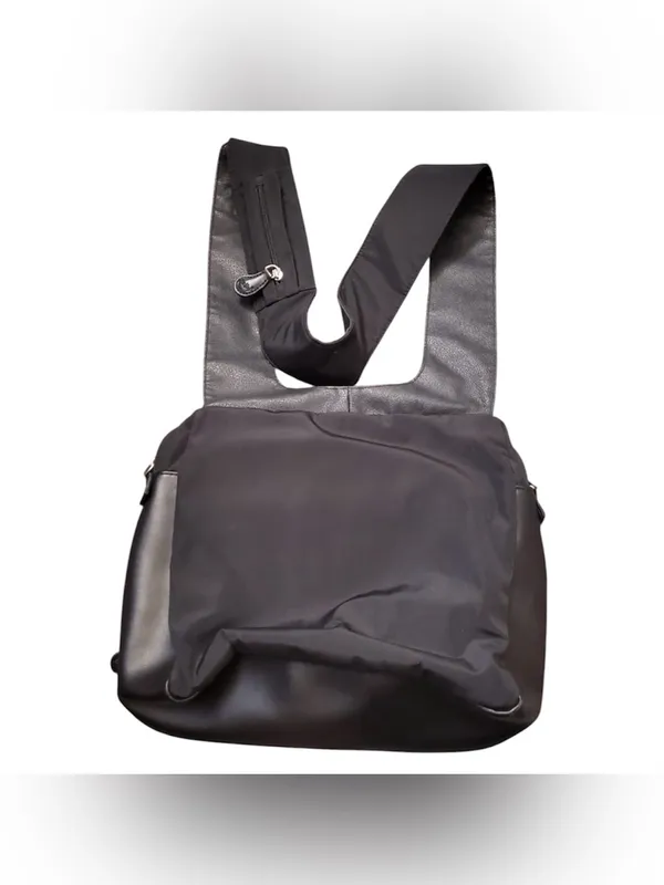 Ameribag Black Nylon Crossbody Travel Bag - Image 2