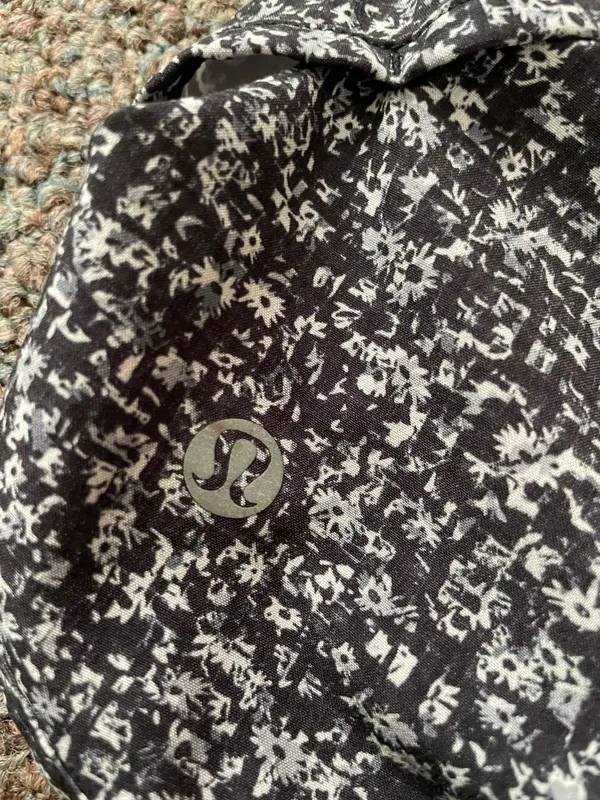 Lululemon Speed Up Shorts 2.5 - Image 3