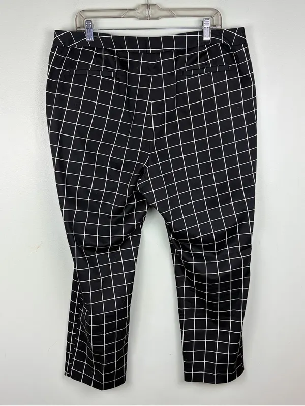 AMAMDA & CHELSEA Black & White Windowpane Grid Capris Pants Flat Front Size 16W - Image 3