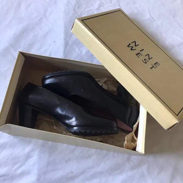 Nine West Black Lug Heeled Leather Loafers - Image 4