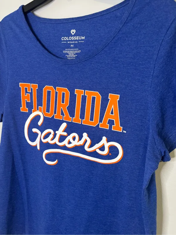 Colosseum Women's Florida Gators Blue Graphic Tee Size Medium - Image 3