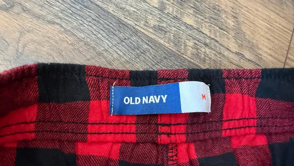 Old Navy Buffalo Red/Black Plaid Pajama Jogger Pants Women Size Medium Holiday - Image 5