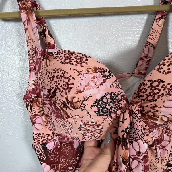 Torrid Women Plus Size 1 D/DD Pink Maroon Floral Tankini Underwire Built in Bra - Image 5