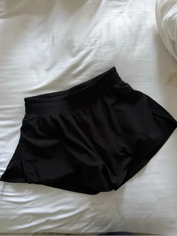 Aritzia TnAction Black Active Shorts - 2XS - Image 3