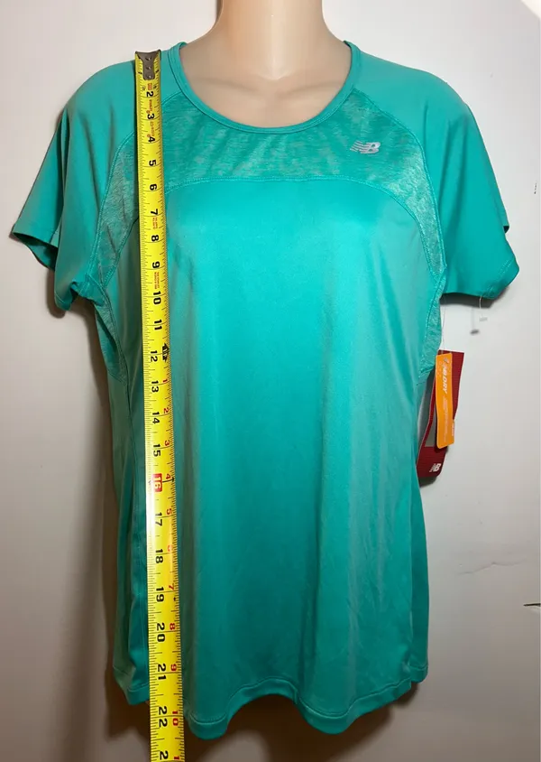 New Balance New women's T-shirt. Size L. $23. - Image 3