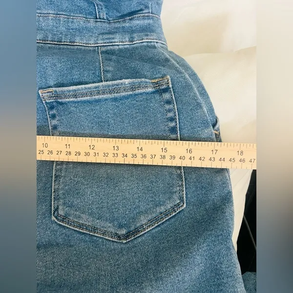 Good American denim jumpsuit, and it has a very clean, modern-utility vibe SZ 2 - Image 8