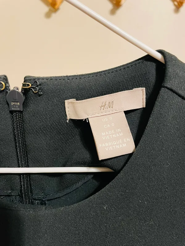 H&M Fitted Work Dress - Image 3