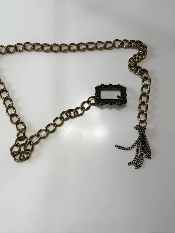 Chunky Goldtone Chain Belt - Women's Fashion Accessory - Image 2