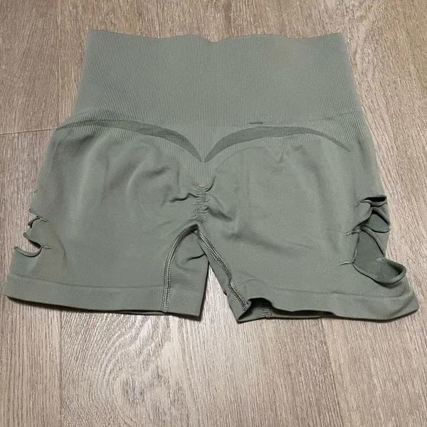 Gains Seamless Ripped Shorts - Image 7