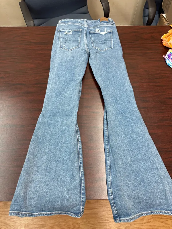 American Eagle Next Level Stretch Super Hi-Rise Flare V-Waist Jeans Size 4 - Image 3