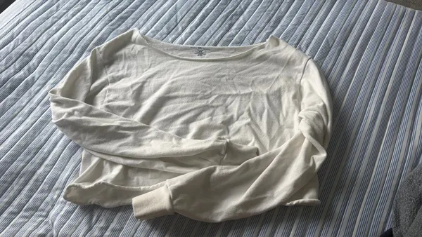 Brandy Melville White Long Sleeve Top Crop - Image 3