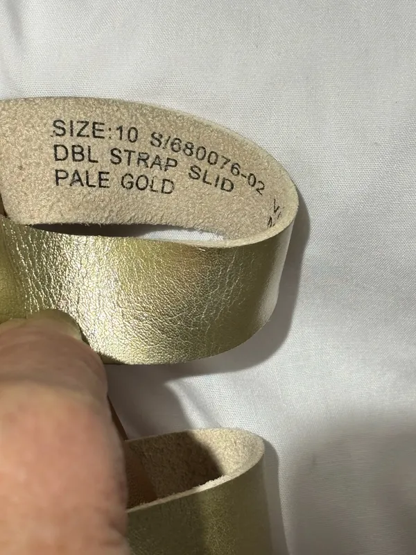Gap Women's Pale Gold Double Strap Slides Size 10 - Image 4