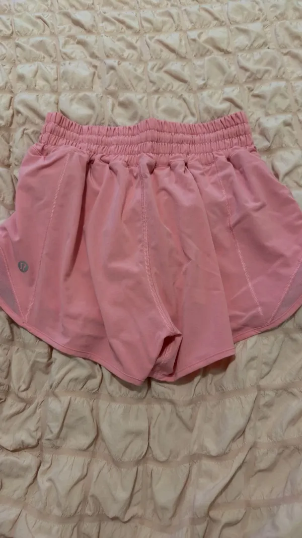Lululemon Shorts Hotty Hot - Image 2