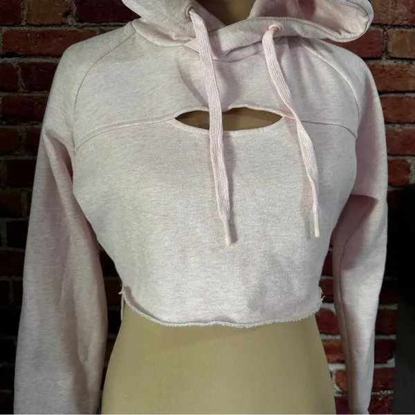 Cropped gymshark hoodie size small - Image 2