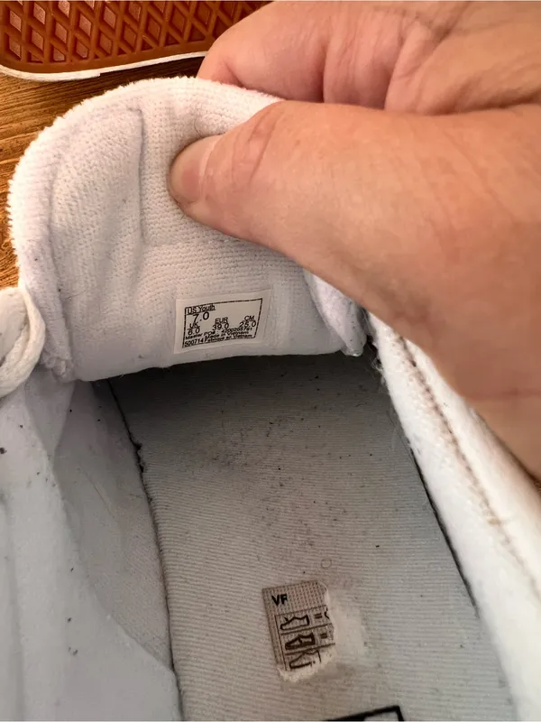 Vans Leather Classic White Low-Top Sneakers - Image 10