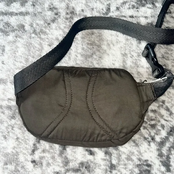 Vuori Hip Pack - Image 2