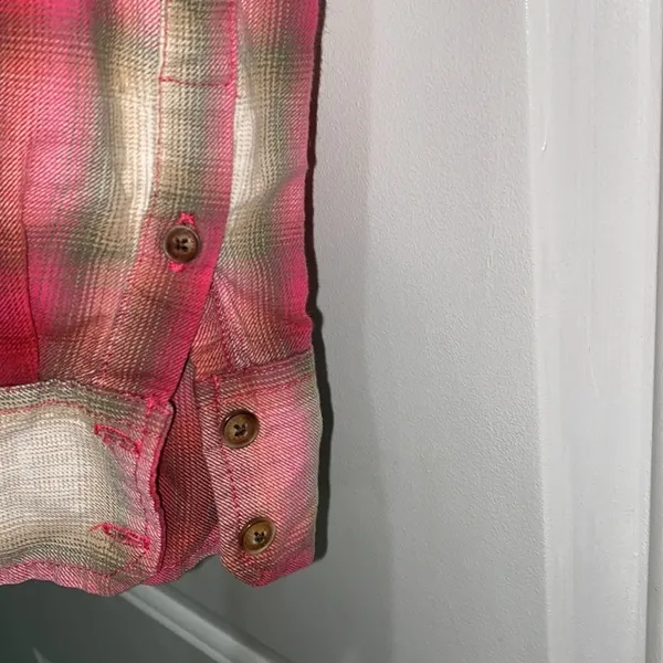 Aeropostale plaid button down shirt size medium - Image 5