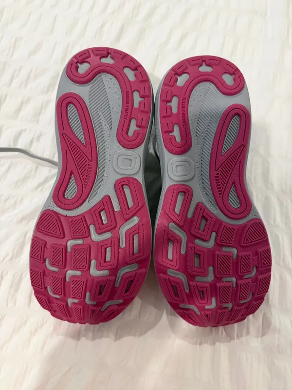 Brand new Brooks Adrenaline - Image 2