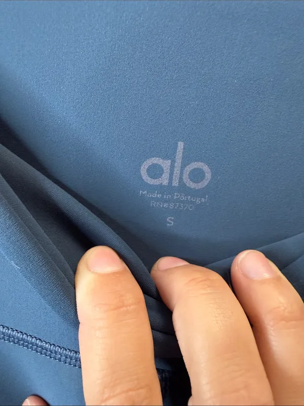 Alo Yoga Ripped Warrior Leggings S - Image 4