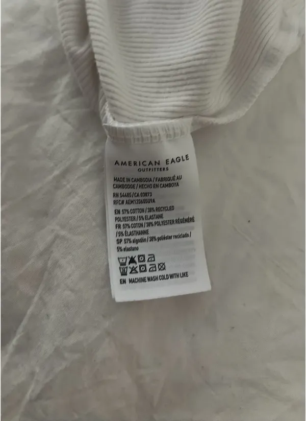 American Eagle white v-neck top - Image 4