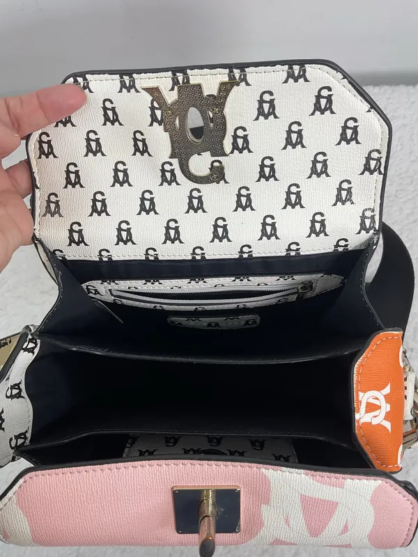 Steve Madden Kinder Box Pink Logo Mini Bag - Image 7