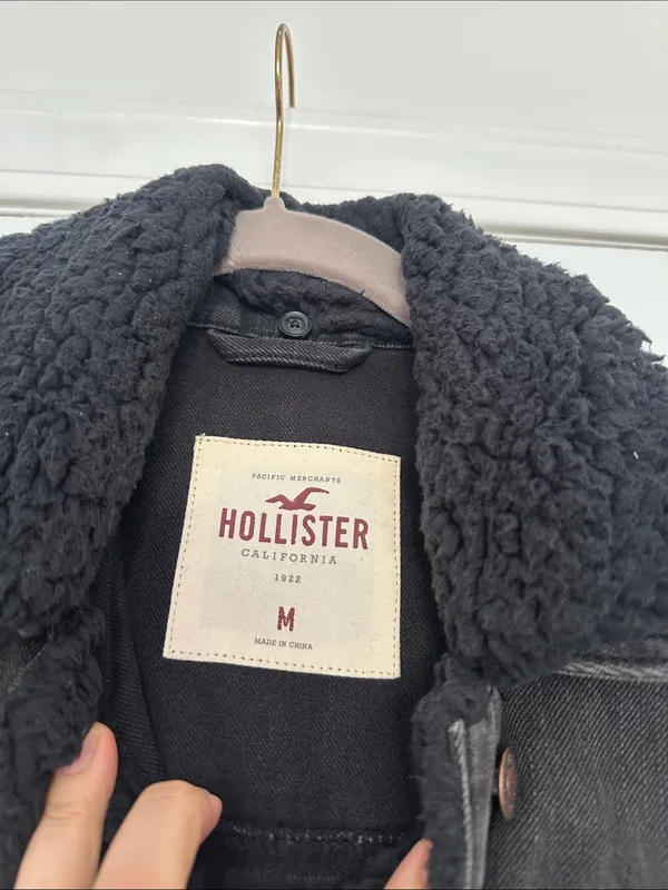 Hollister Black Sherpa-Trim Distressed Denim Jacket Black Sz M - Image 3