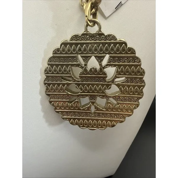 NIB Lucky Brand Mixed Metal Gold Tone Medallion Pendant Rhinestone Necklace - Image 4
