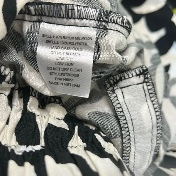 Monteau Black and White Pull on Dress Pants(Size Medium) - Image 5