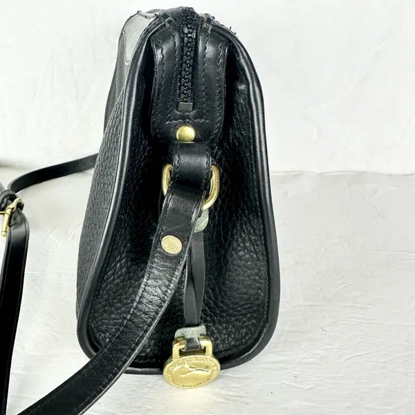 Dooney & Bourke Vintage Pebbled Leather Crossbody Bag Black P19 - Image 3