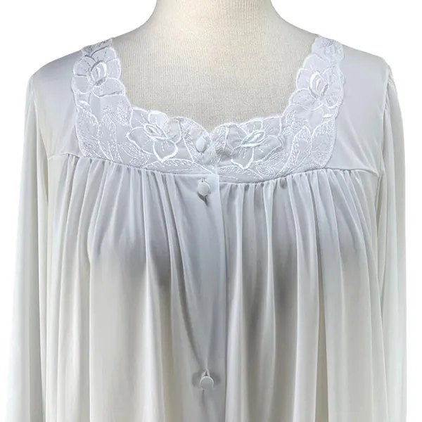 Vanity Fair | Medium | VINTAGE Embroidered Satin Button Robe Lingerie Night Gown - Image 2