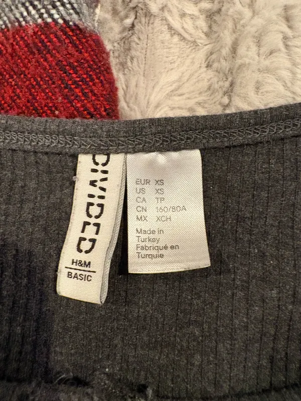 H&M Long Sleeve Crop Top - Image 2