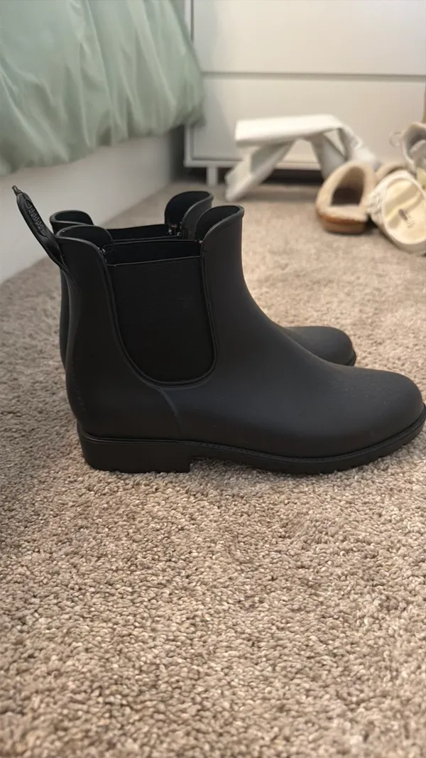 Amazon Black Rainboots - Image 4