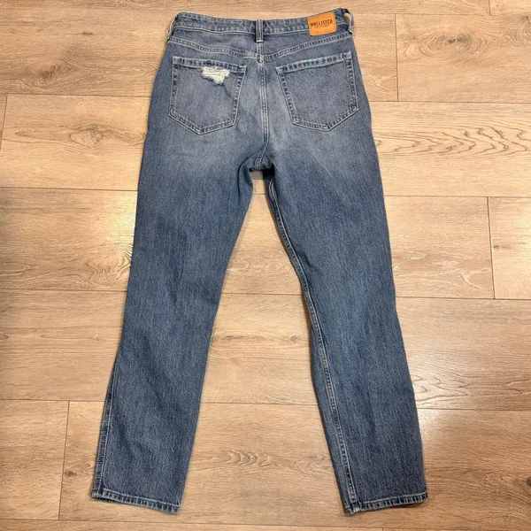 Hollister California‎ Ultra High Rise Mom Jean Distressed Medium Wash 6 L 28 L - Image 2