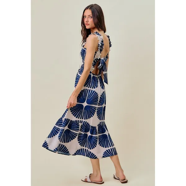 SO ME Abstract Print Smocked Bodice Tiered Lined Midi Dress - Navy - Medium - Image 2