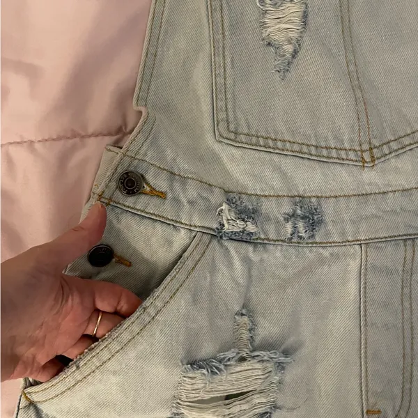 Glassons Denim light wash distressed overall shorts romper, size 8 boho casual - Image 10
