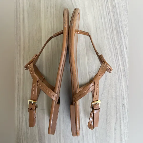 Tory Burch Tan Leather Sandals with Gold Emblem - Image 3