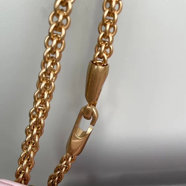 Valentino Garavani Roman Stud Medium Quilted Chain Shoulder Bag - Image 12