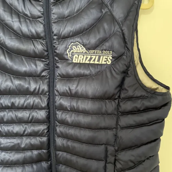 Bernardo Navy Blue Goose Down Puffer Vest Embroidered Logo Quilted Outerwear XL - Image 4