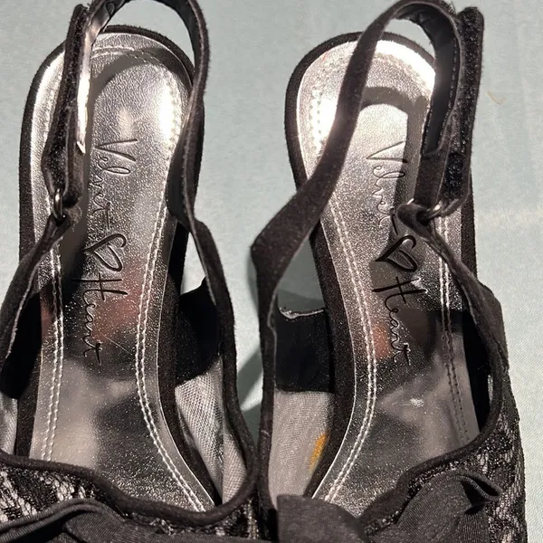 Velvet Heart Nude under lace‎ peep to lace bow heels Size 8 B41 - Image 5