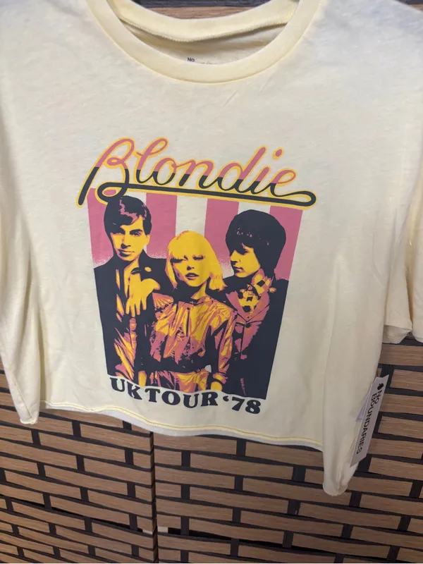 No boundaries yellow blondie crop tee size XS - Image 3